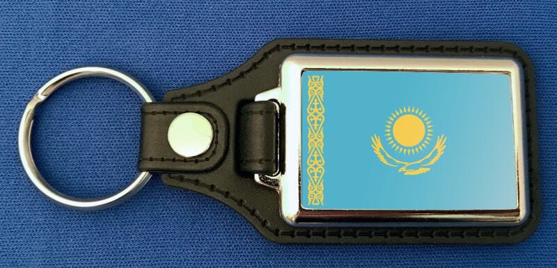 Kasachstan Schl&uuml;sselanh&auml;nger aus Metall und Kunstleder | ca. 95 X 37 mm - Bild 1