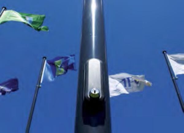 Hiss-Fahnenmast mit T&uuml;rchen in verschiedenen Gr&ouml;ssen - Bild 2