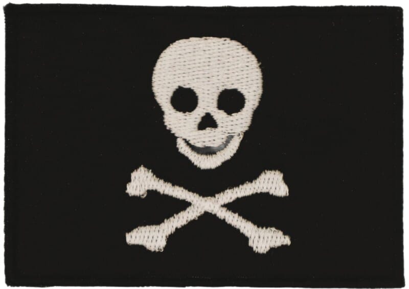Patch Sticker zum aufb&uuml;geln Pirat mit Knochen | 8 x 8.5 cm - Bild 1