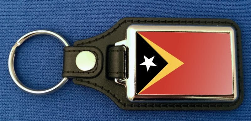 Osttimor Schl&uuml;sselanh&auml;nger aus Metall und Kunstleder | ca. 95 X 37 mm - Bild 1