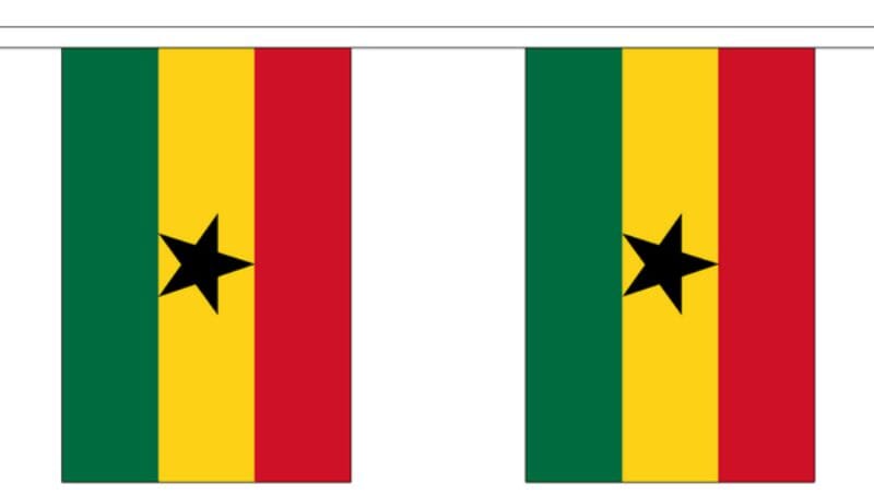 Fahnenkette Ghana gedruckt aus Stoff | 30 Fahnen 15 x 22.5 cm 9 m lang - Bild 1