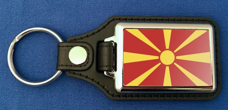 Nordmazedonien Schl&uuml;sselanh&auml;nger aus Metall und Kunstleder | ca. 95 X 37 mm - Bild 1