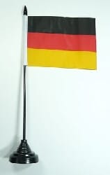 Fan-Set Deutschland mit 2 Tischflaggen, 50 Mini-Fahnen, 10 Holzsockeln und Fahne 60 x 90 cm - Bild 4