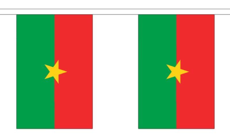 Fahnenkette Burkina Faso gedruckt aus Stoff | 30 Fahnen 15 x 22.5 cm 9 m lang - Bild 1