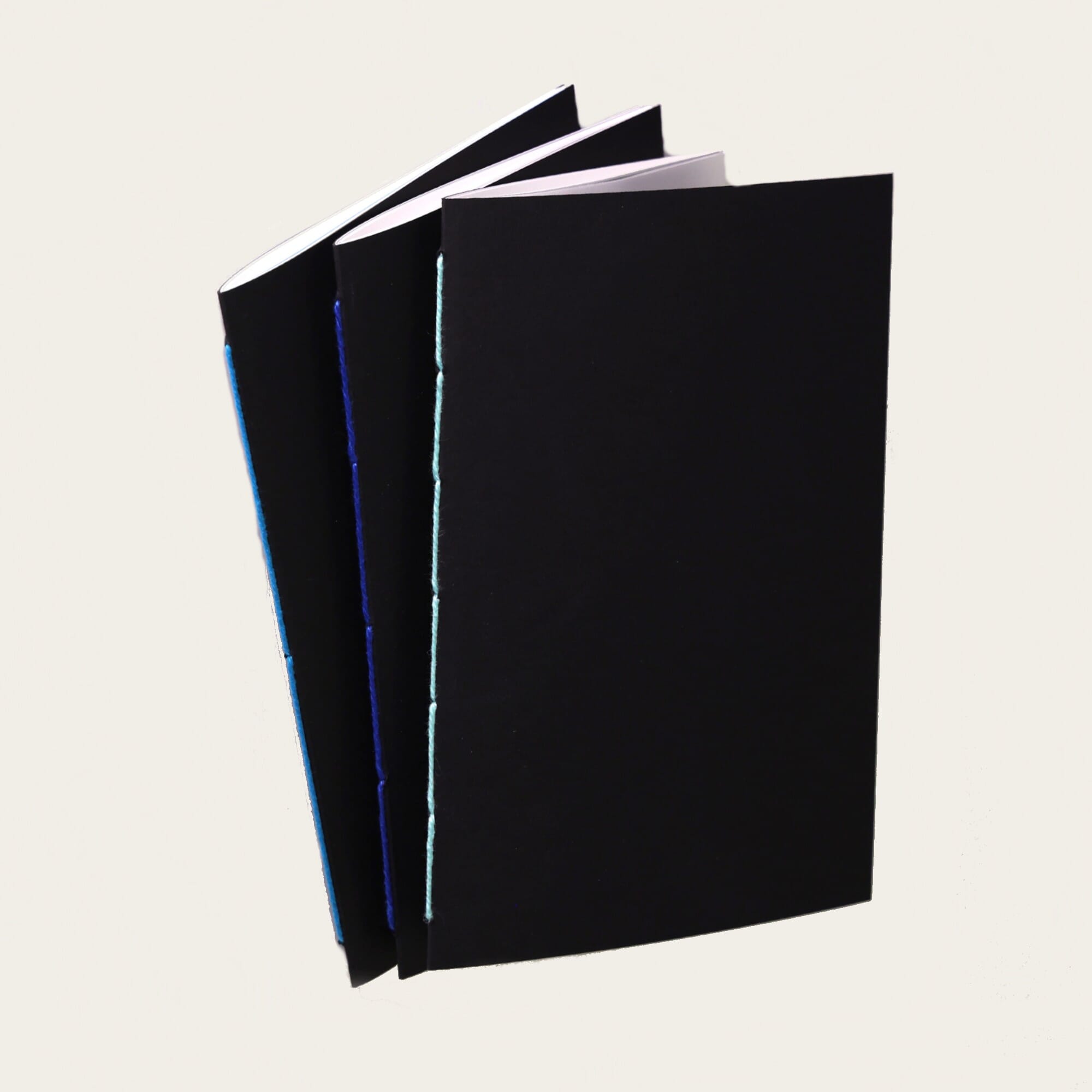 Review Hefter mit Knotenfadenheftung