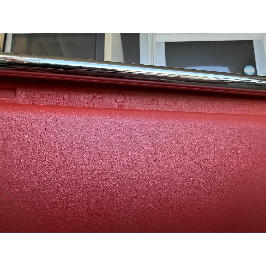 4 Stk. neue LaFilo stapelbare Designer Stühle in rot