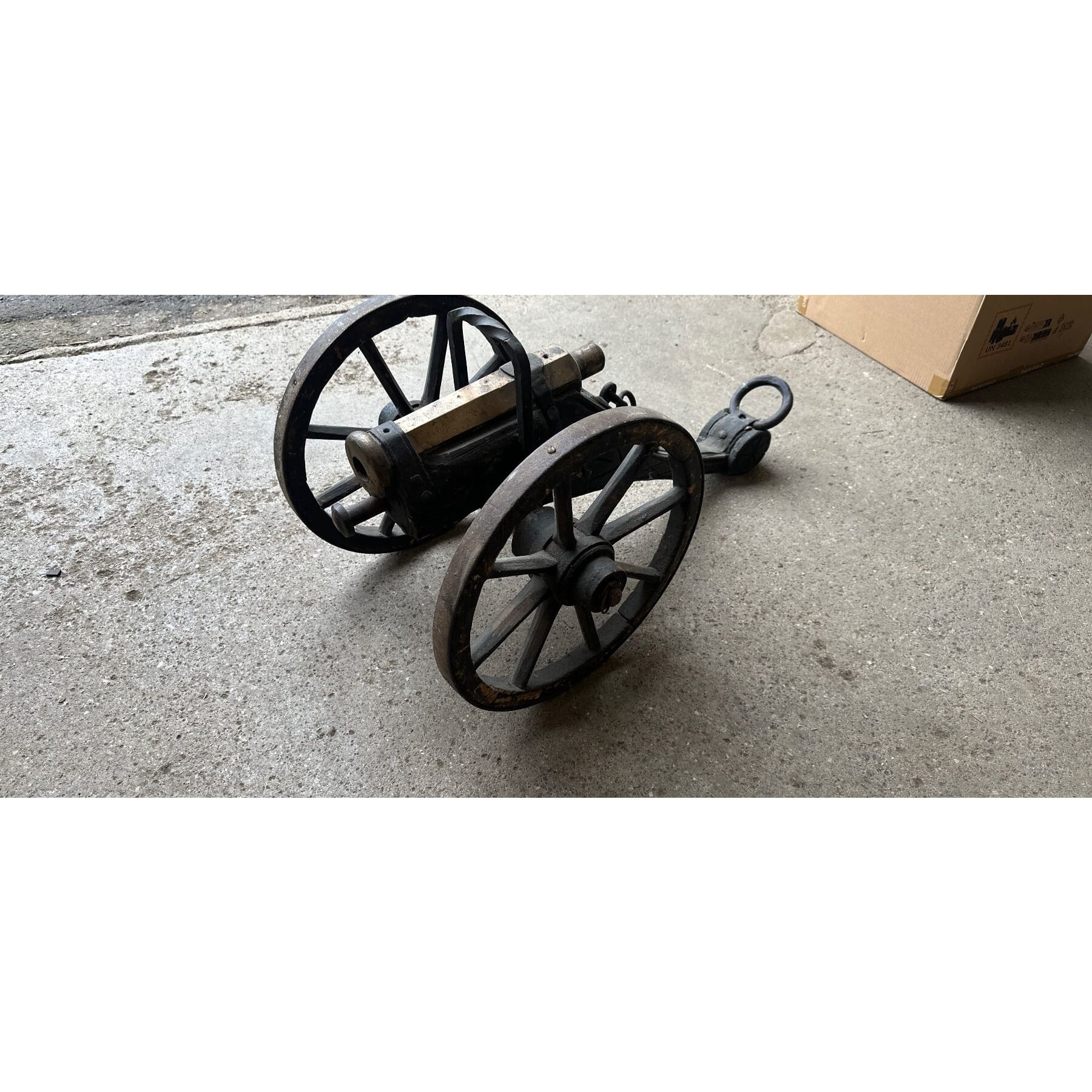 Antike Kanone, Sammlerstueck aus Holz/Messing 47h83xh42cm