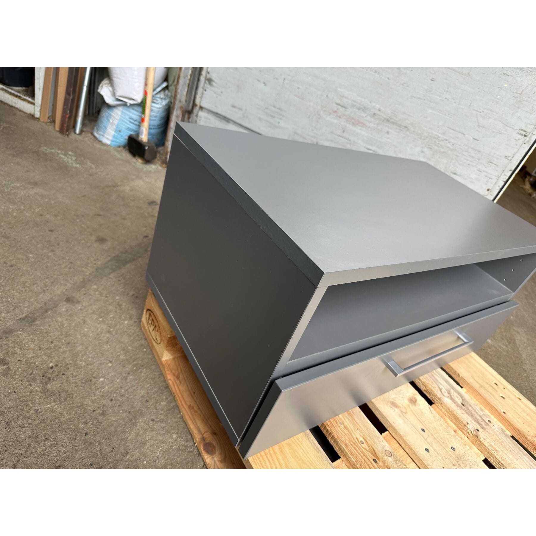 neues TV Mobilar mit 1Tablar und 1Nische 80x44x36cm