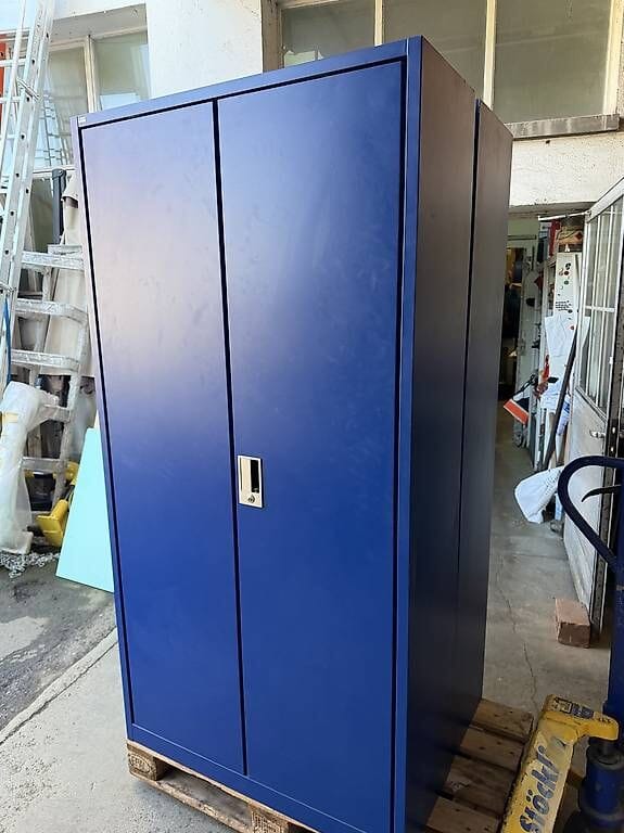 Review Sehr schöne blaue Lista Metallschränke 100x40x195cm