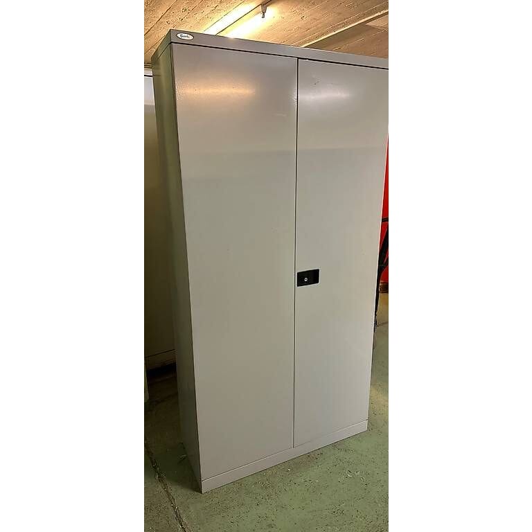 schöner Metallschrank 102x40x200cm