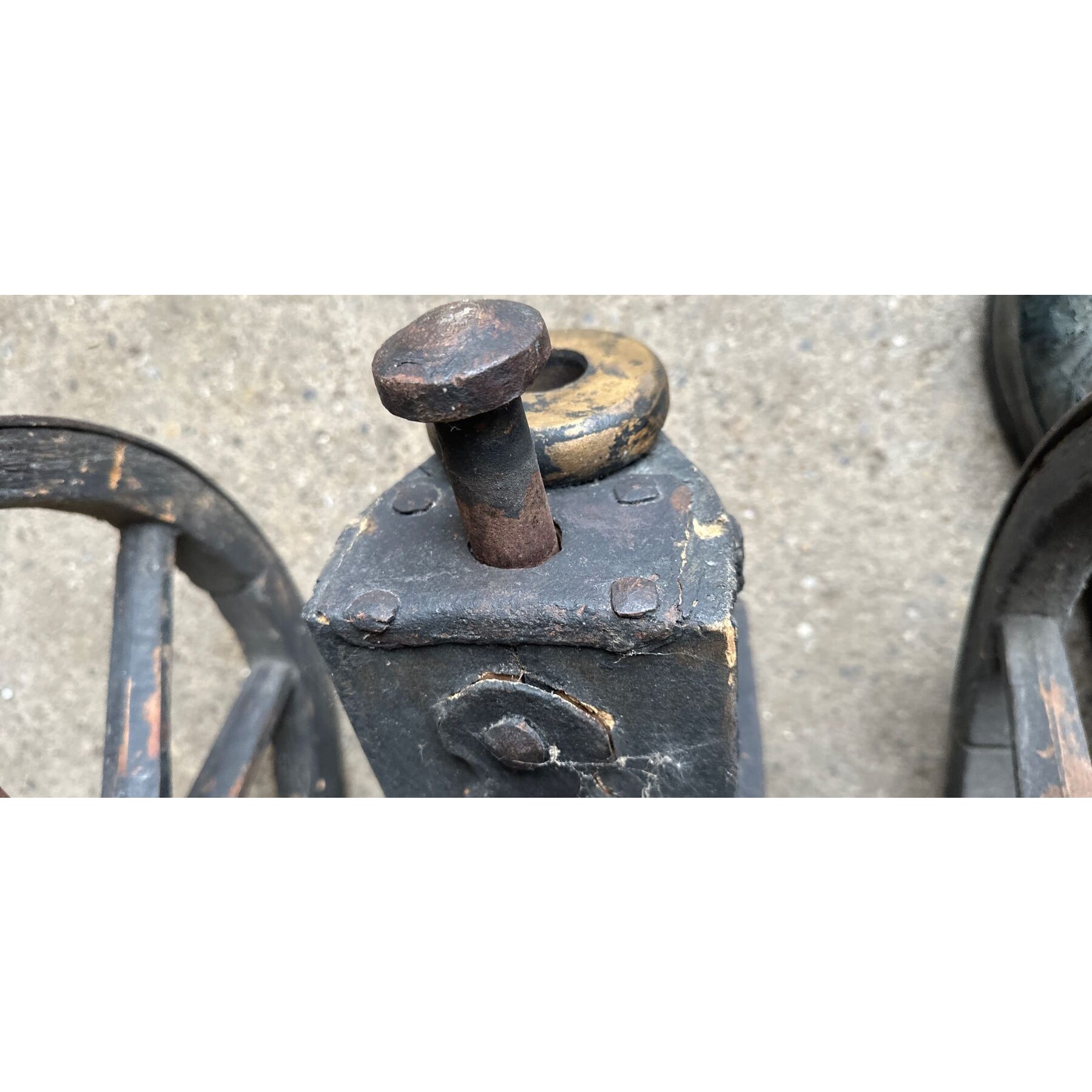 Antike Kanone, Sammlerstueck aus Holz/Messing 47h83xh42cm