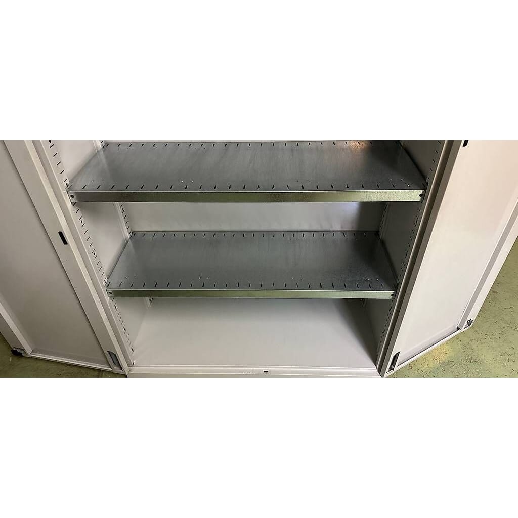 schöner Metallschrank 102x40x200cm