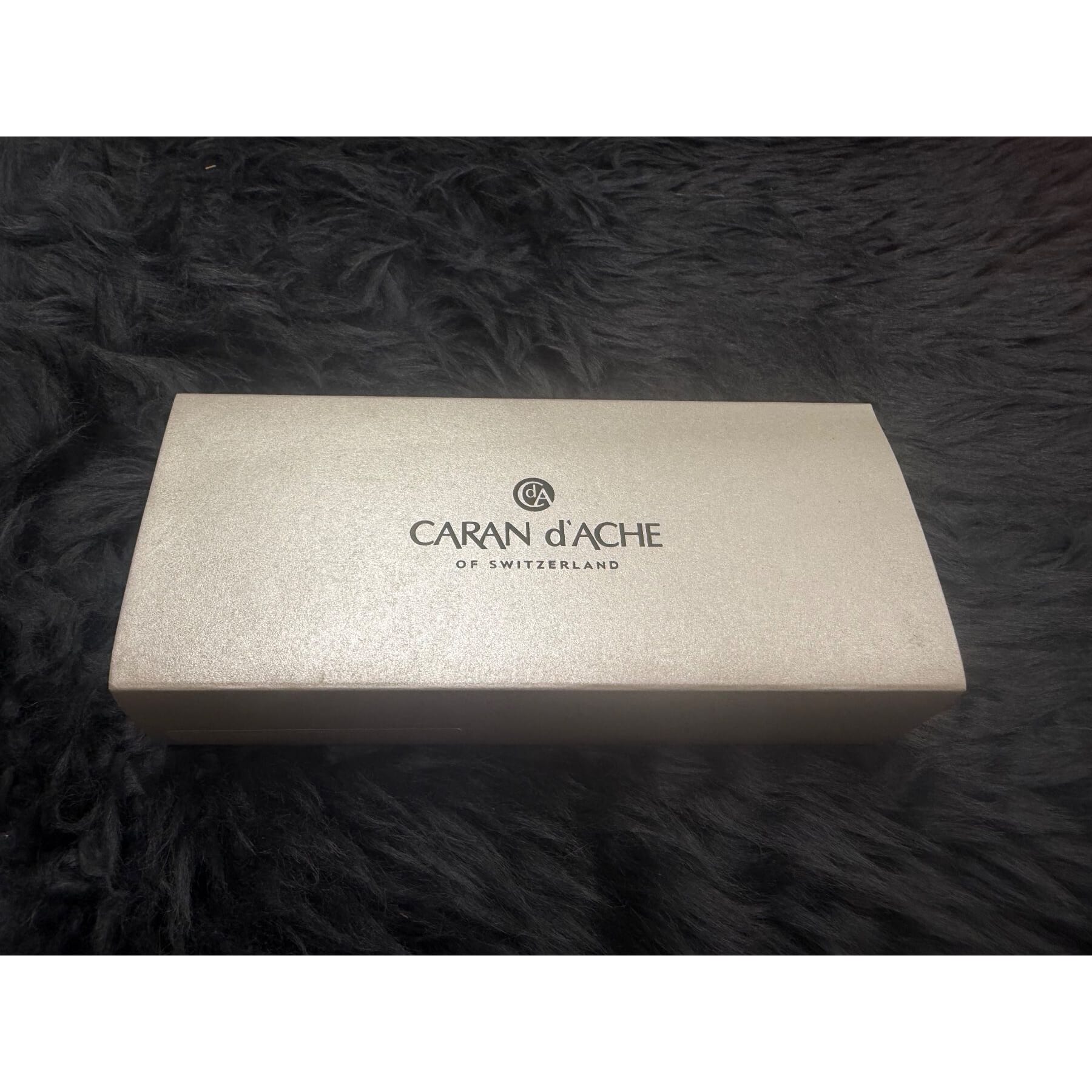 neuer Caran d'Ache KUGELSCHREIBER ECRIDOR CHEVRON