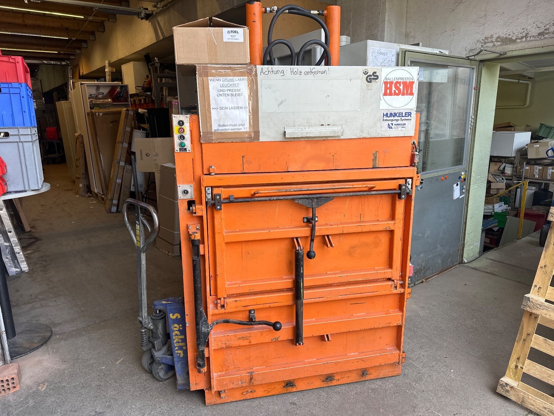 Review kompakte Kartonpresse mit grosser Öffnung, 15Tonnen presskraft, 380v