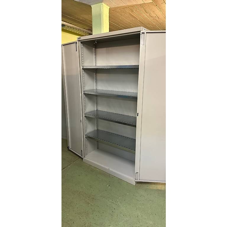 schöner Metallschrank 102x40x200cm