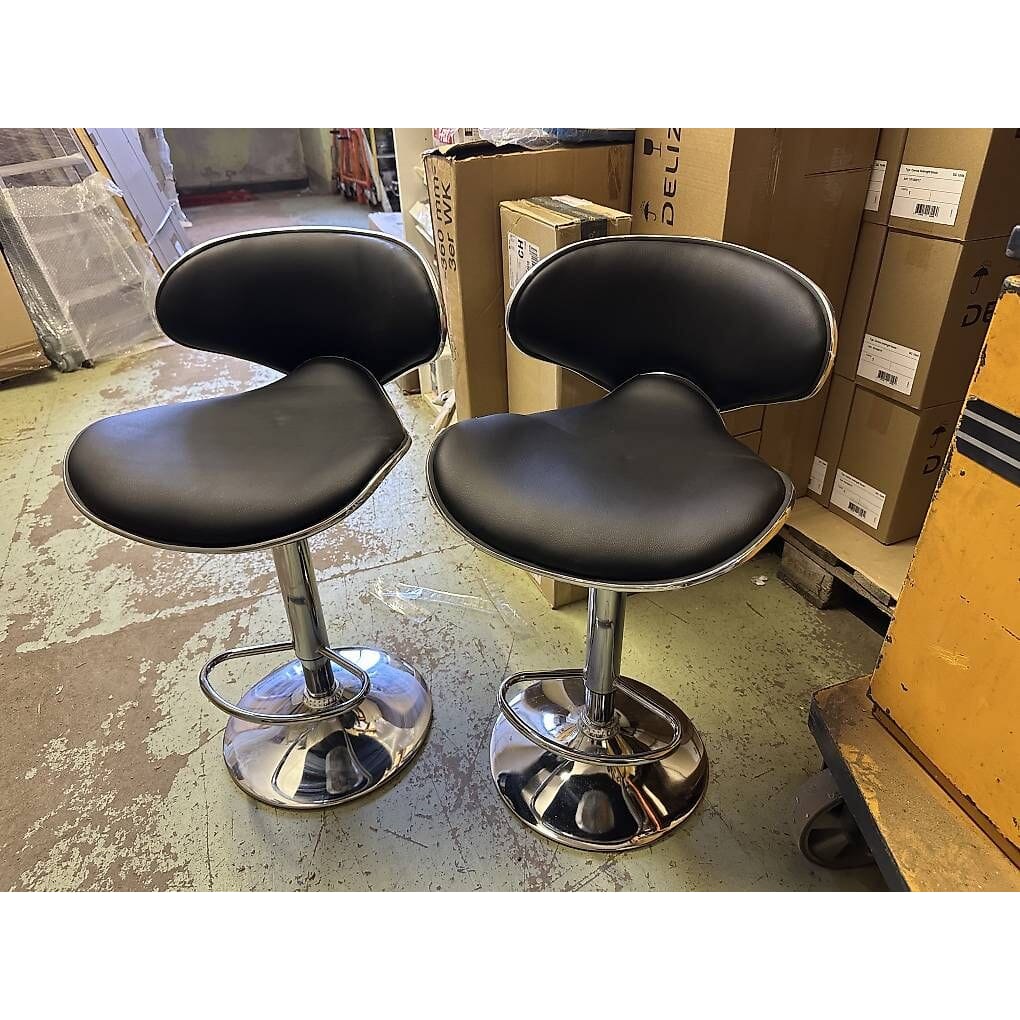 2 neue Barhocker in schwarz, Kunstleder 64-83cm