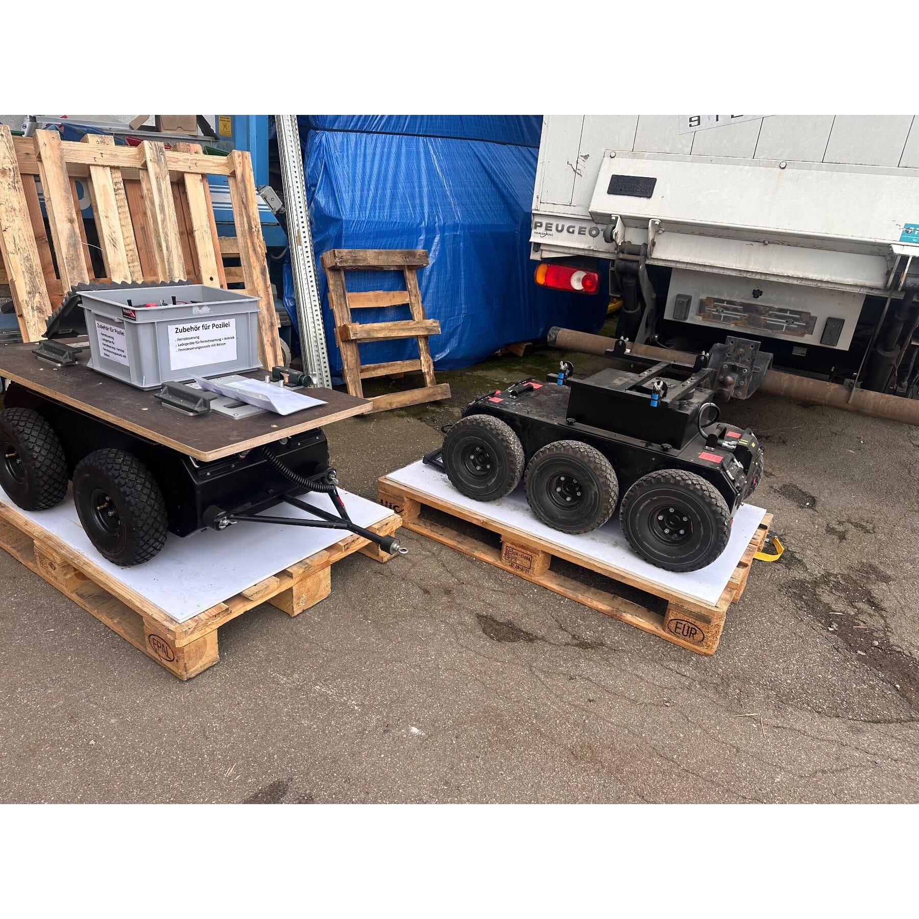Polizei-Roboter 6-Rad mit Anhänger Top Zustand