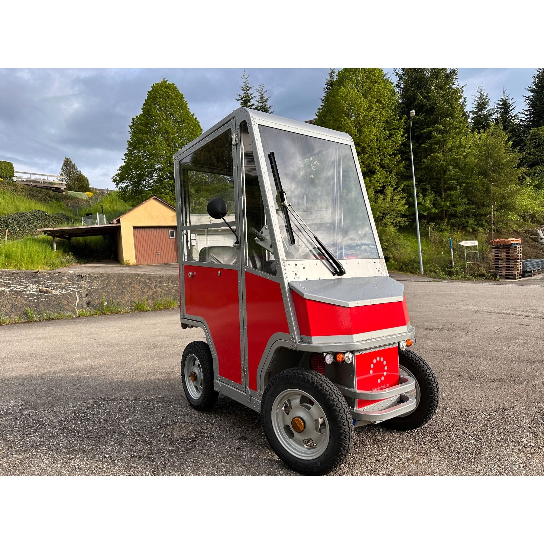 Poni Elektromobil Seniorenfahrzeug Swiss Made