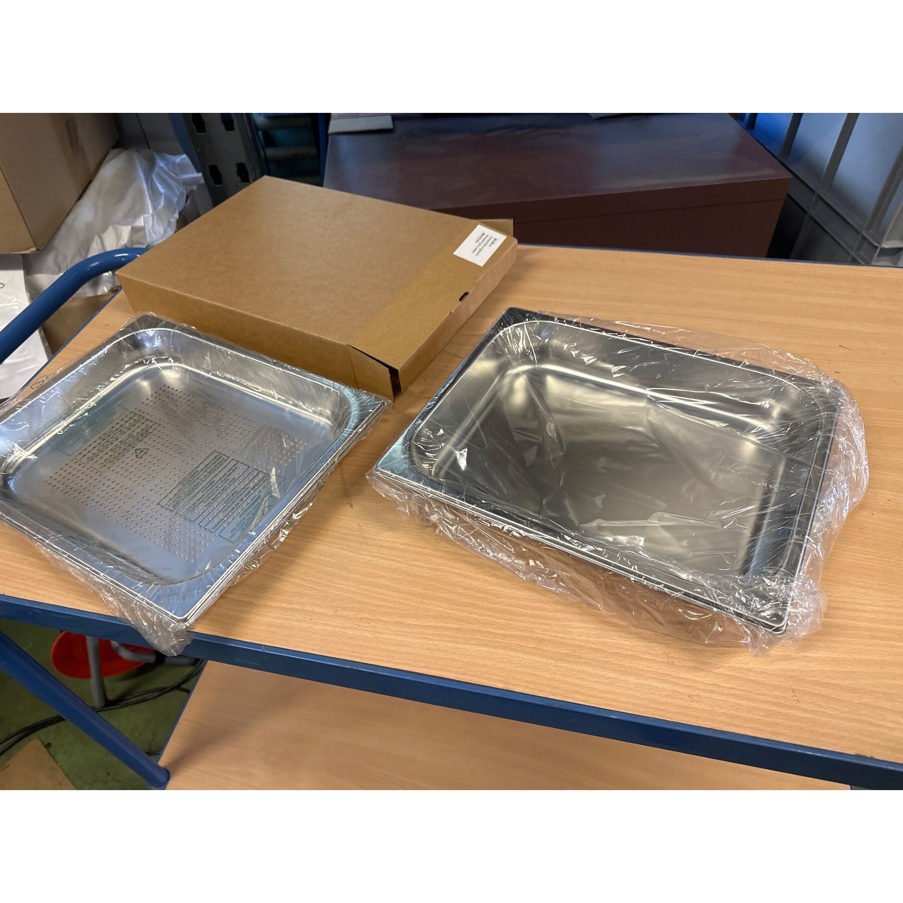 2x Gastro GN 1/2 Edelstahlbehälter neu & originalverpackt