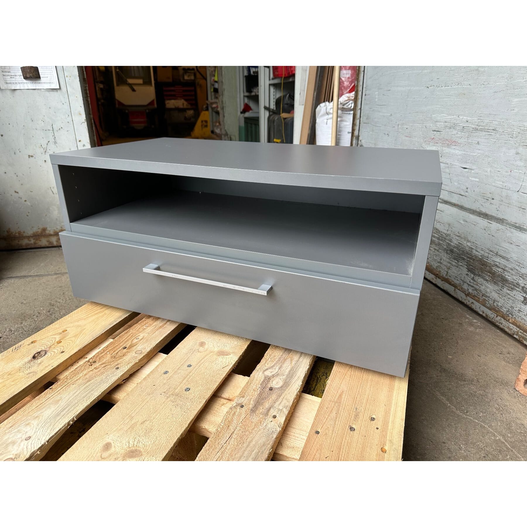 neues TV Mobilar mit 1Tablar und 1Nische 80x44x36cm