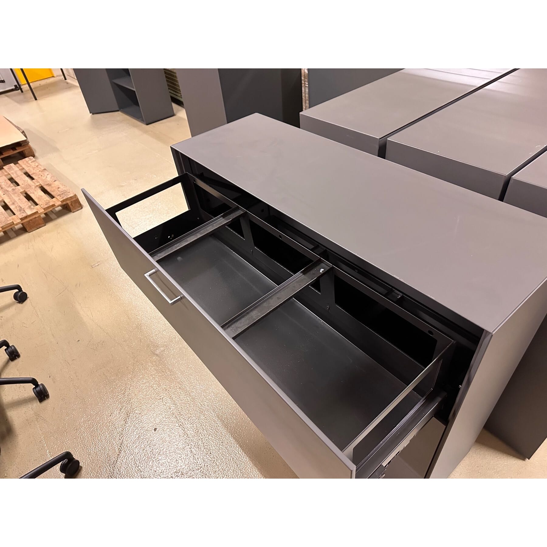 schöner 3er Sideboard Hängemappenschrank 40x120xh110cm