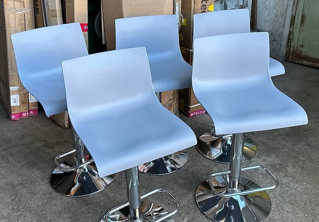 Review 5 Stk. neuwertige graue Barhöcker in grau