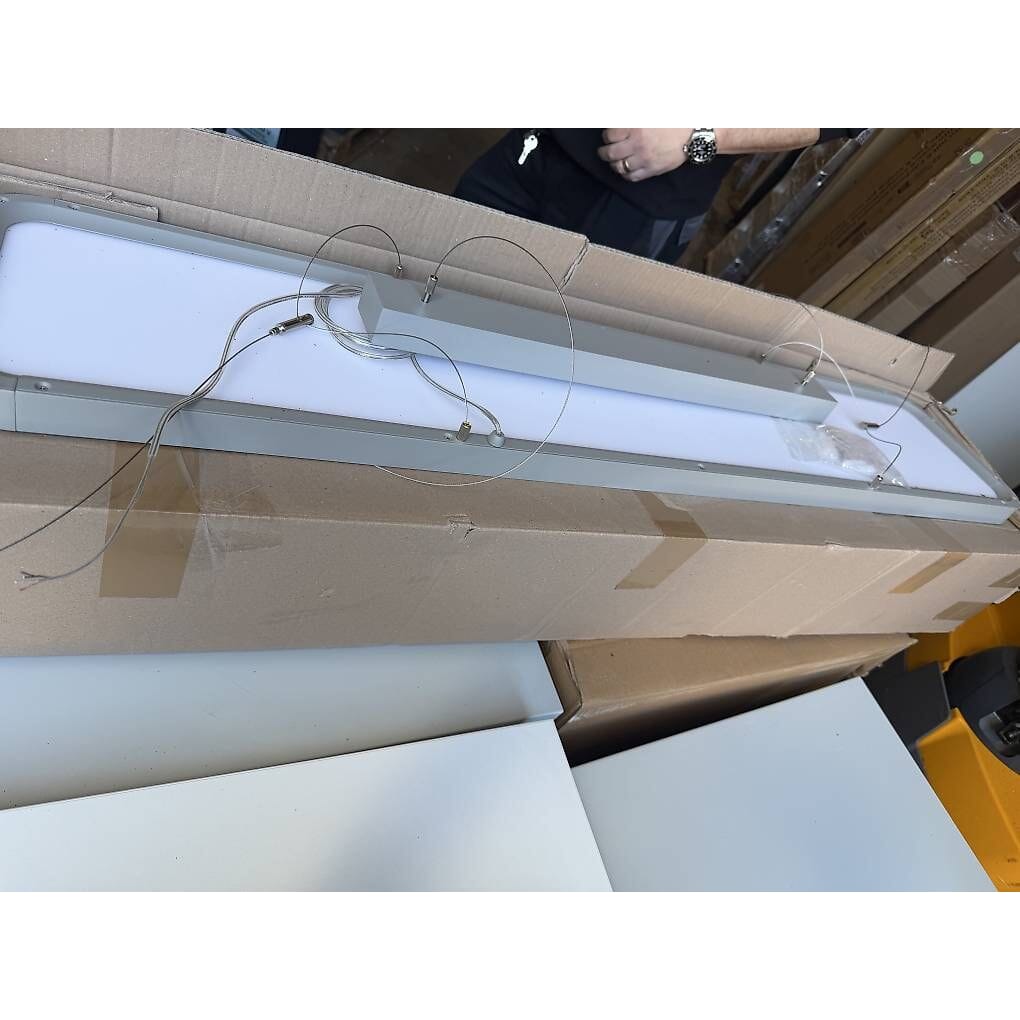 neue DOTLUX LED-Pendelleuchte STUDIOfree 60W 4000K