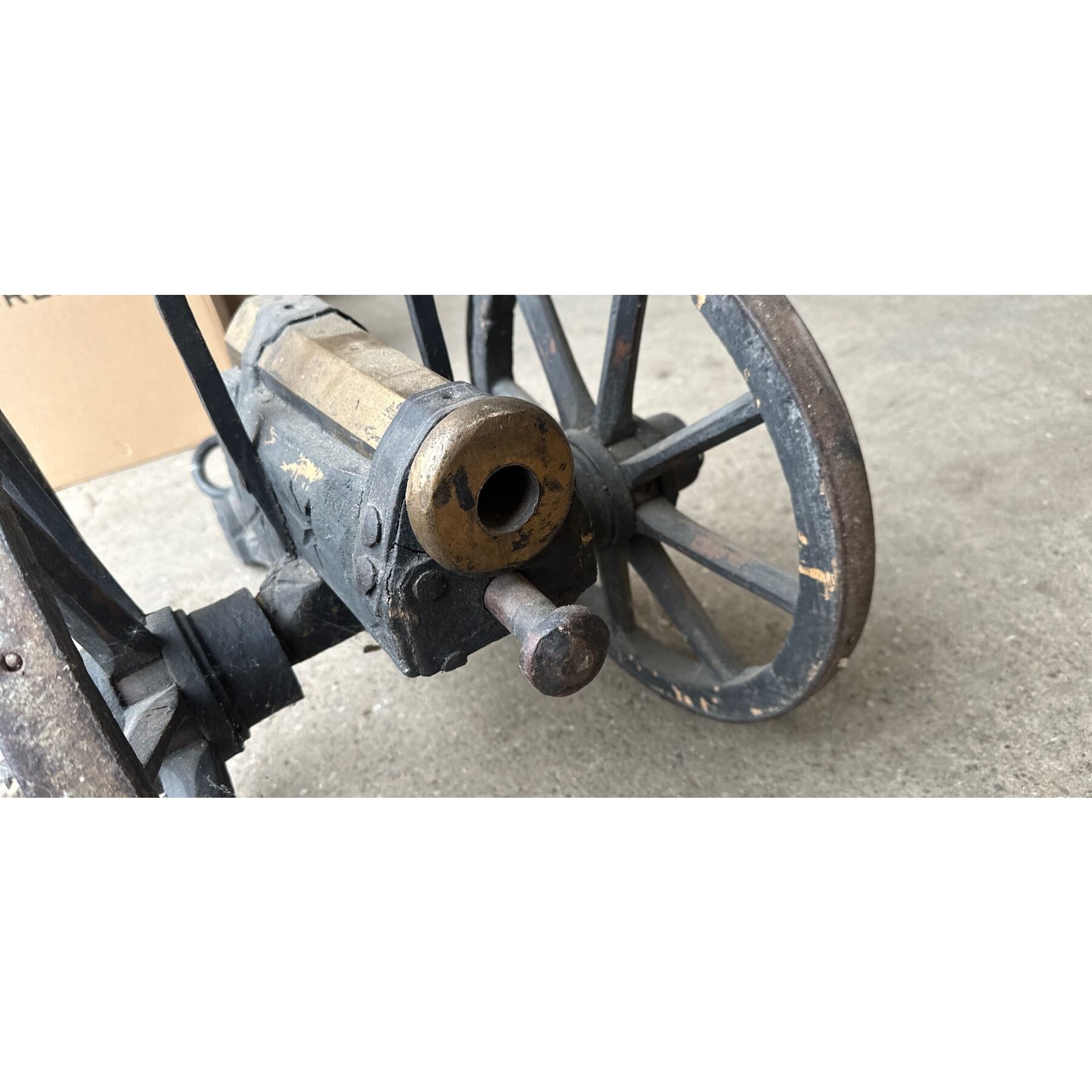 Antike Kanone, Sammlerstueck aus Holz/Messing 47h83xh42cm