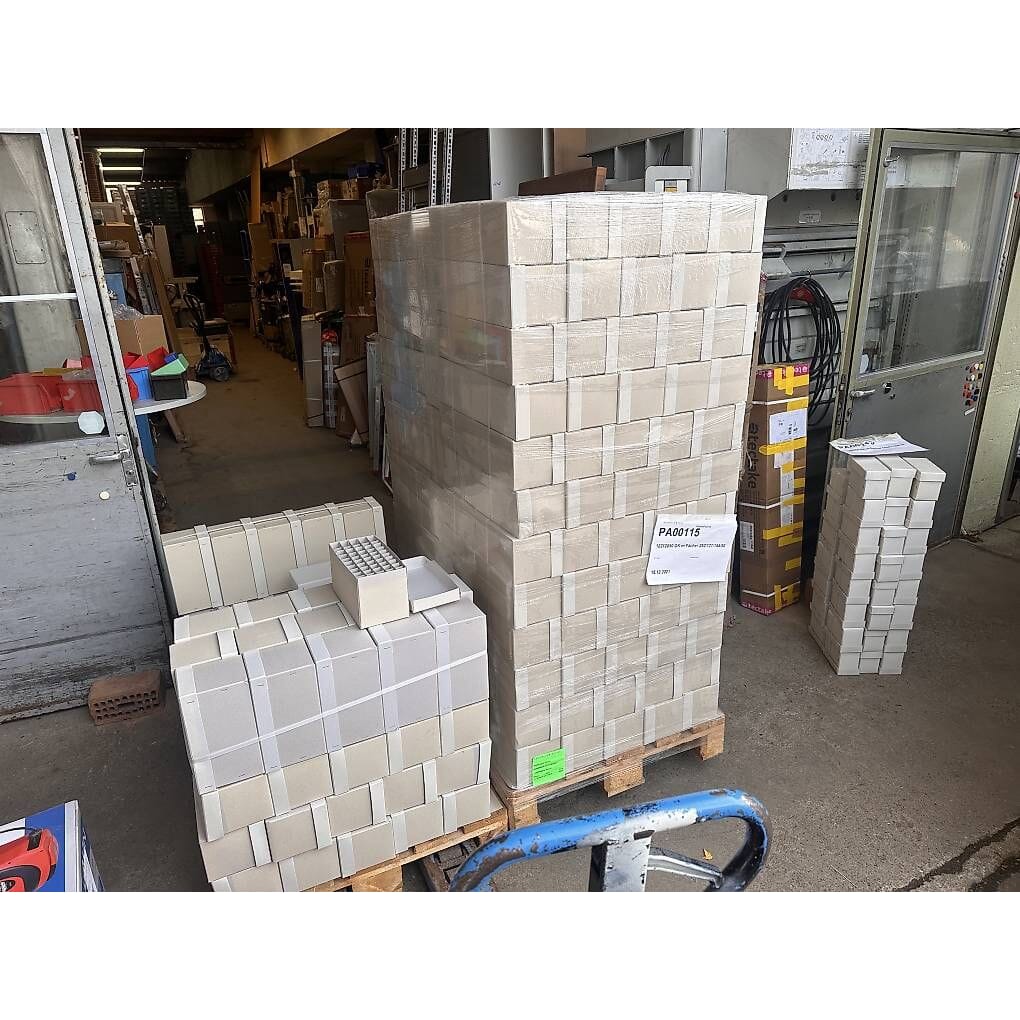 240Stk Versandschachteln mit Deckel 252/127xh144mm