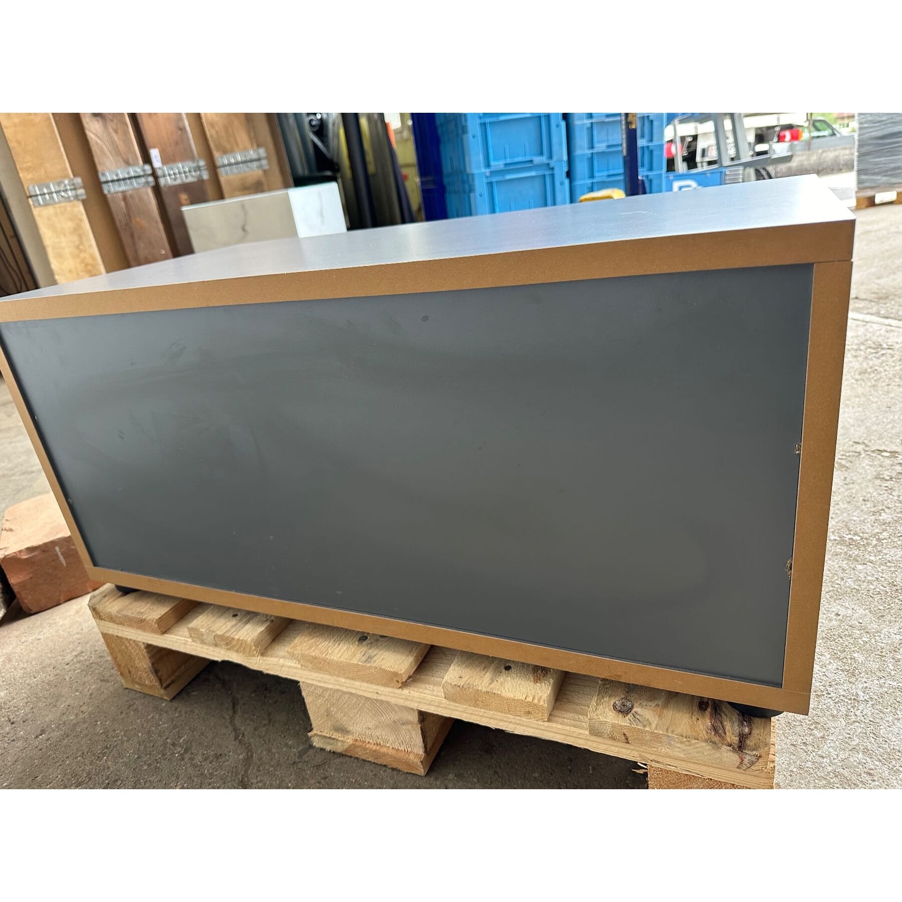 neues TV Mobilar mit 1Tablar und 1Nische 80x44x36cm