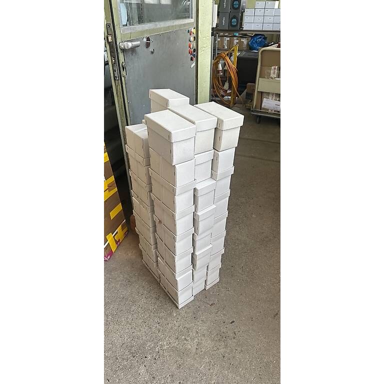 240Stk Versandschachteln mit Deckel 252/127xh144mm