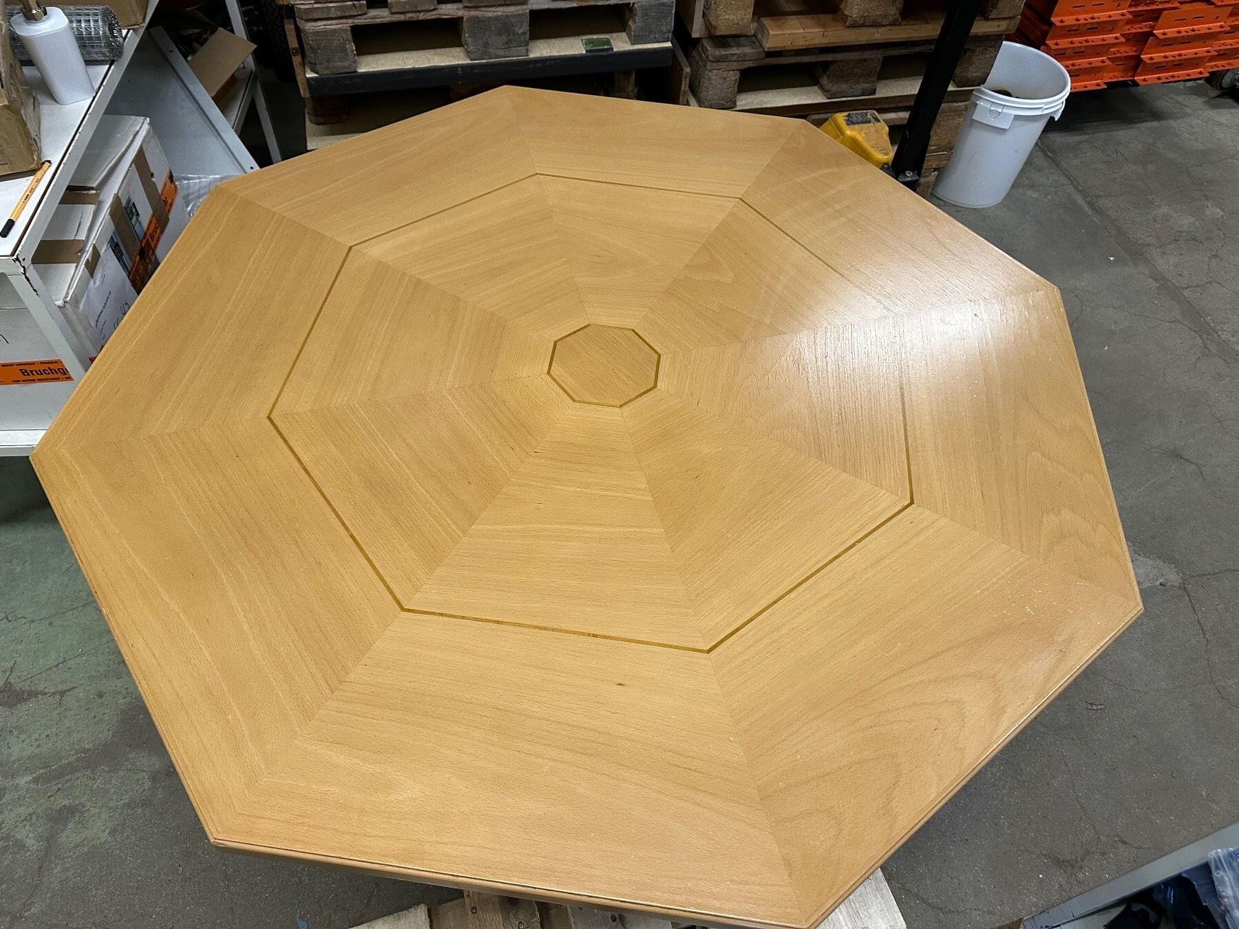 Review schöner, massiver Esstisch aus Holz 140cm