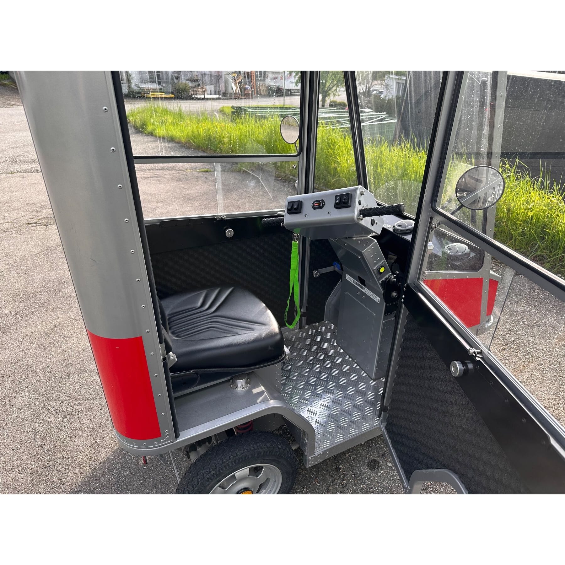 Poni Elektromobil Seniorenfahrzeug Swiss Made