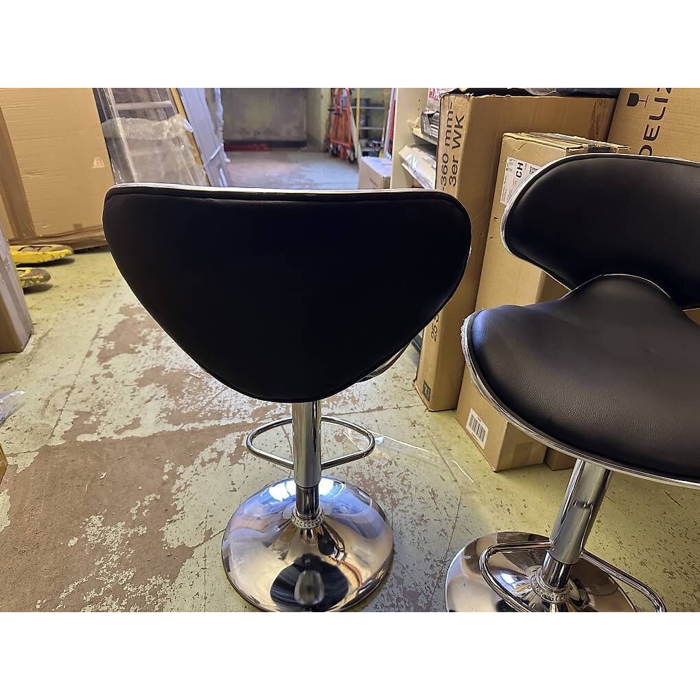 2 neue Barhocker in schwarz, Kunstleder 64-83cm