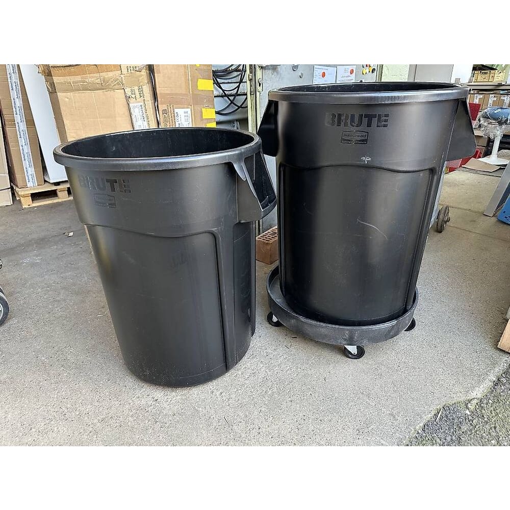 2 Stk Rubbermaid Sammelcontainer BRUTE inkl. Fahrgestell