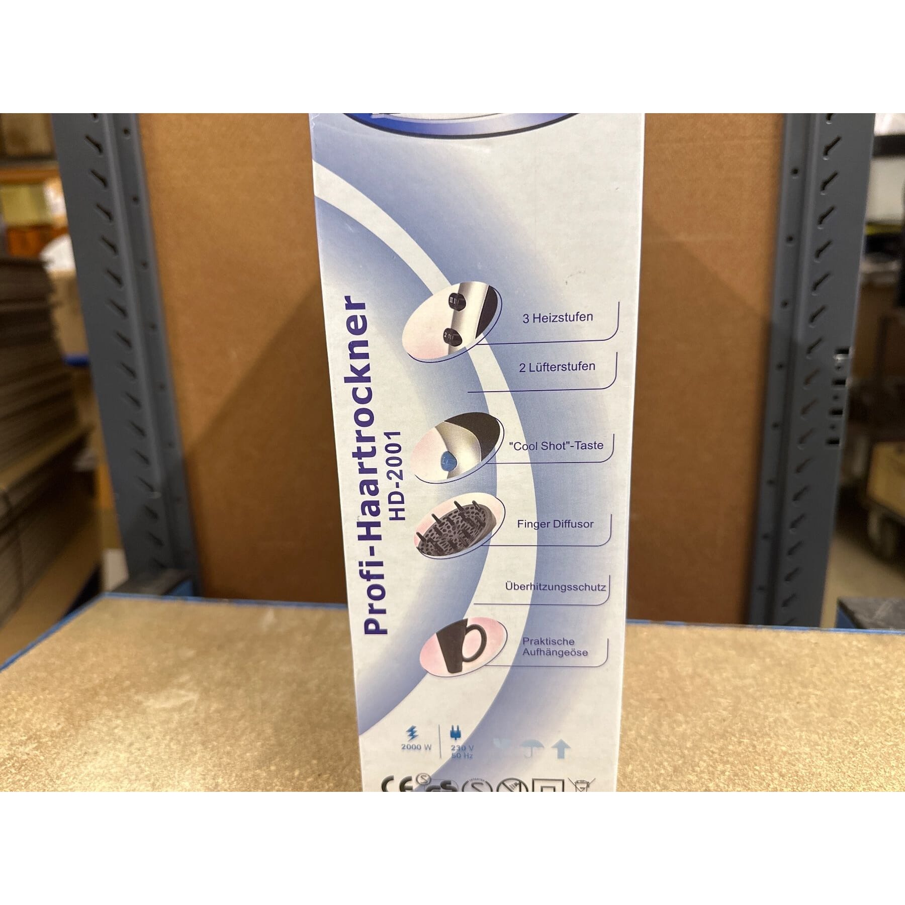 neuer Haartrockner mit Wellenaufsatz