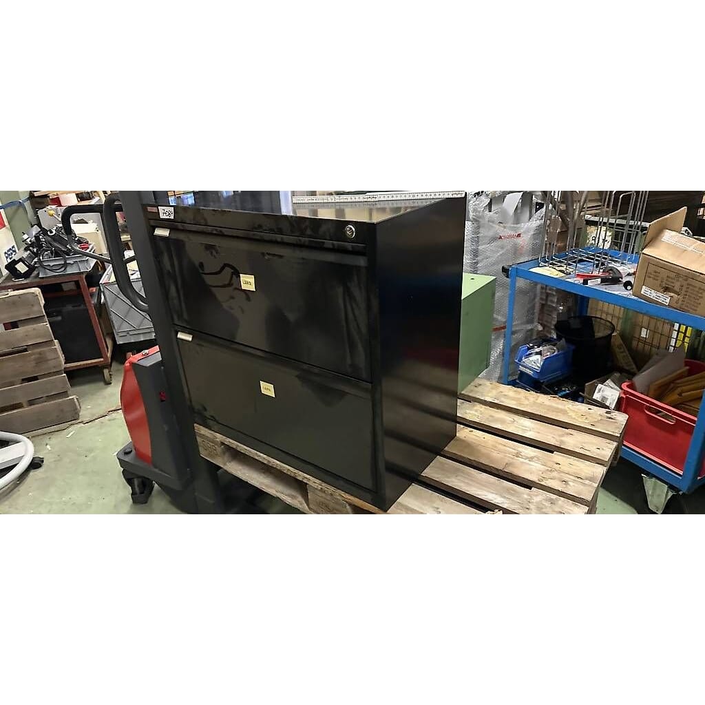 schöner Metallschrank Hängeregisterschrank