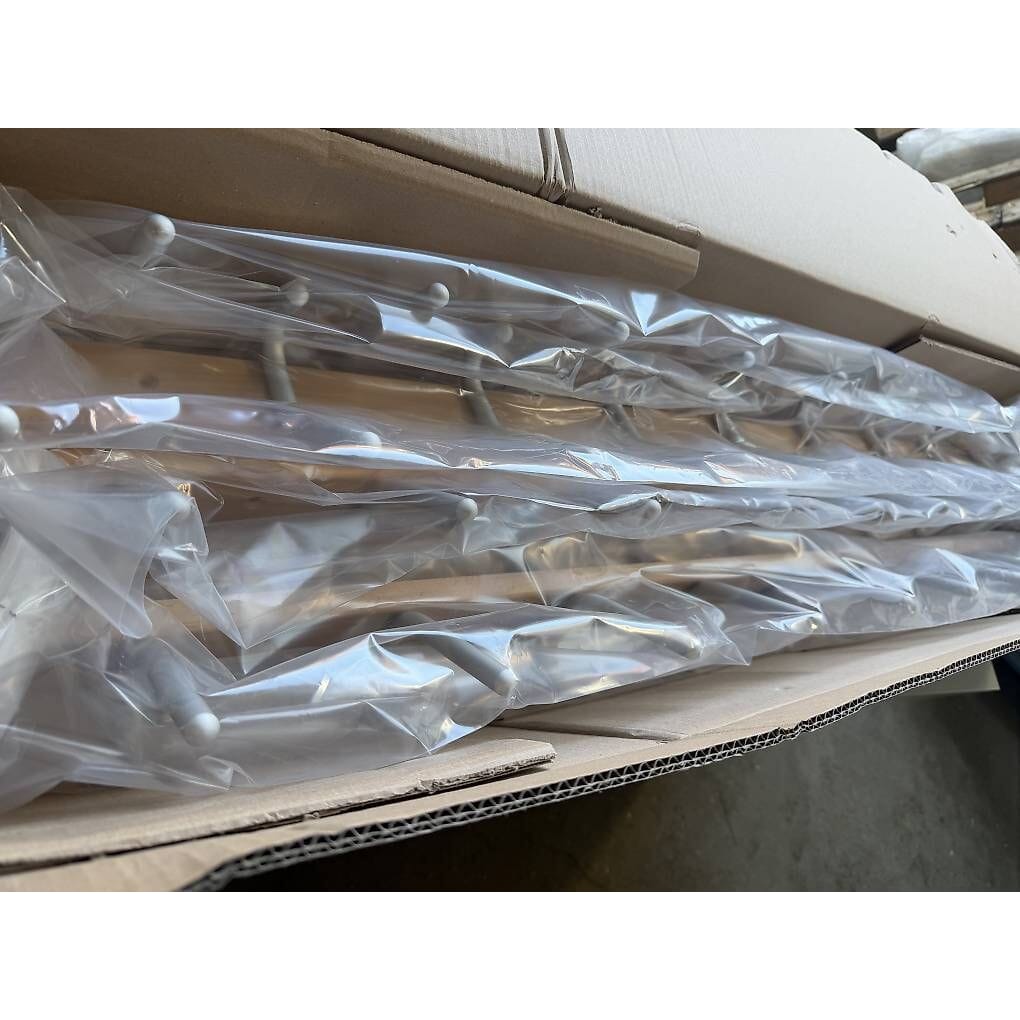 neue Wandgarderobe, Alu/Buche, 1300 mm breit