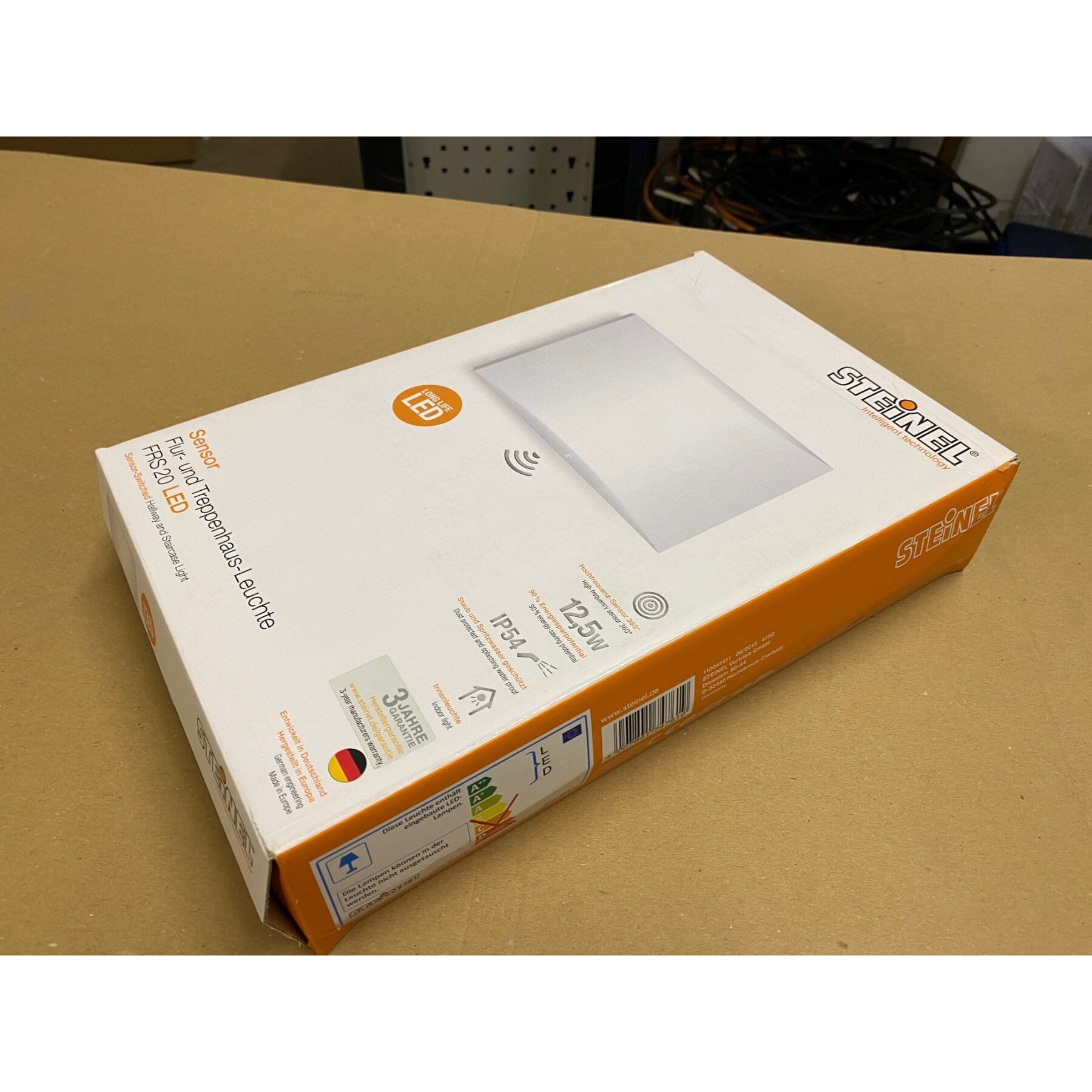 neuer LED Sensor Treppenhausleuchte 50.- statt 139.-